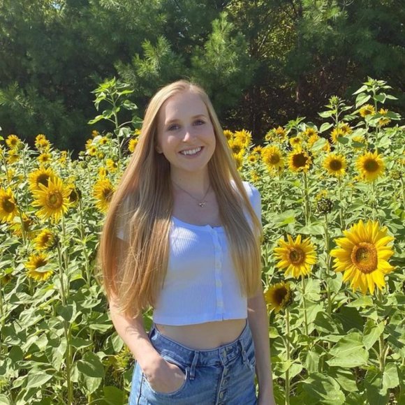 Meet your Posher, Caitlin - Picture 1 of 1